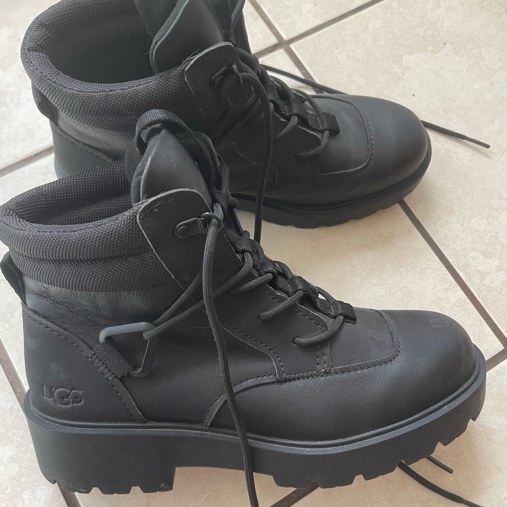 Women’s Ugg boots size 7.5